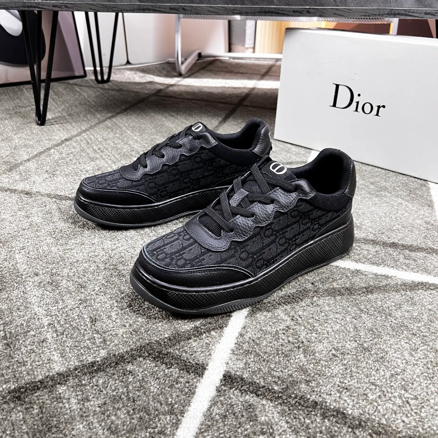 Factory price: 420💰Dior's new casual men's shoes👉 👉 Fashionable and versatile, 💞 simple and elegant style, 🔊 The fabric is made of imported cowhide with original fabric, ☑️Sheepskin feet inside, original wear-resistant rubber outsole, exclusive new style, actual shot, four colors available, code number: 38-44, (45 can be customized)